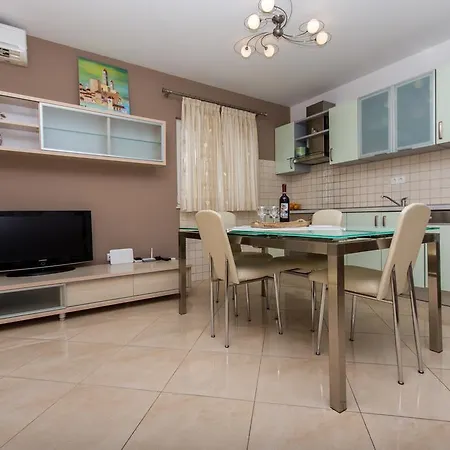 דירה Apartman Antonio אוקרוג גורניי