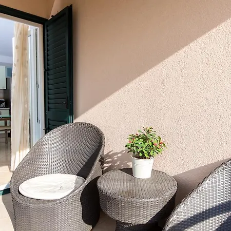 Apartman Antonio דירה *