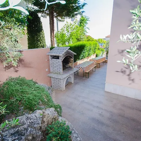 Apartman Antonio דירה *