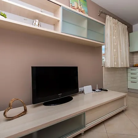 Apartman Antonio דירה אוקרוג גורניי